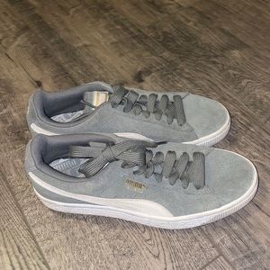 Puma suede gray sneakers